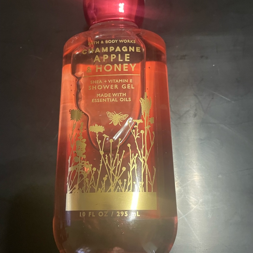 Bath & Body Works Champagne Apple & Honey Shower Gel - Red